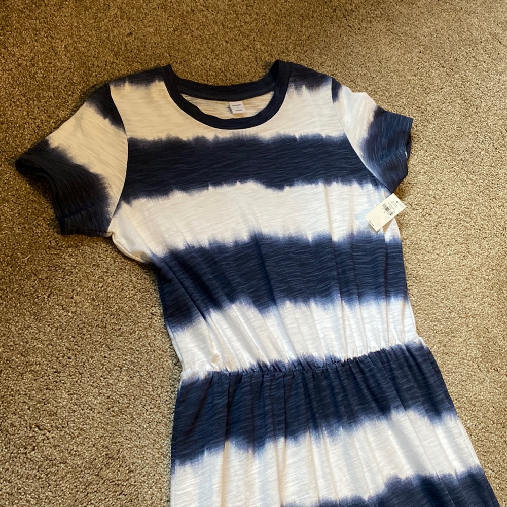 NWT Womens Old Navy Small Blue and White dress, short sleeves, cinched waist